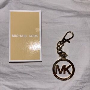 Michael Kors NWOT gold-tone signature logo key ring/bag charm chain with clasp